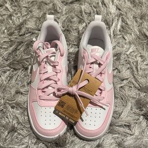 Nike Kids Sneakers in Pink and White